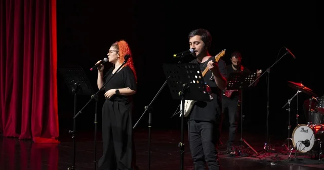 Mersin de LGS öğrencilerine moral konseri Mersin Haberleri