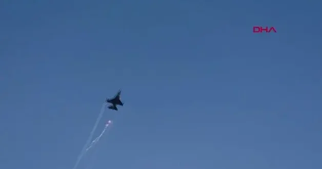 Gökyüzünü yırtan gurur: SOLOTÜRK ten fethe özel şov
