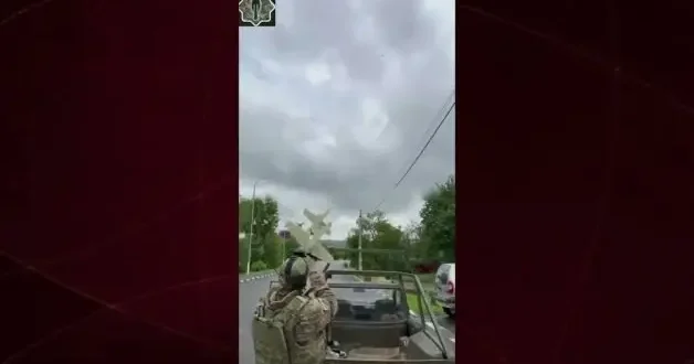 Rus askerleri düşman İHA sını yolka sistemiyle vurduğu anlar kamerada