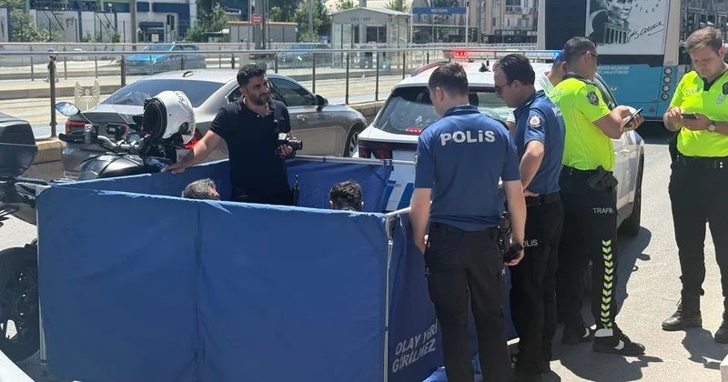 Hafif ticari aracın çarptığı çocuk öldü, geriye kaldırımdaki ayakkabıları kaldı