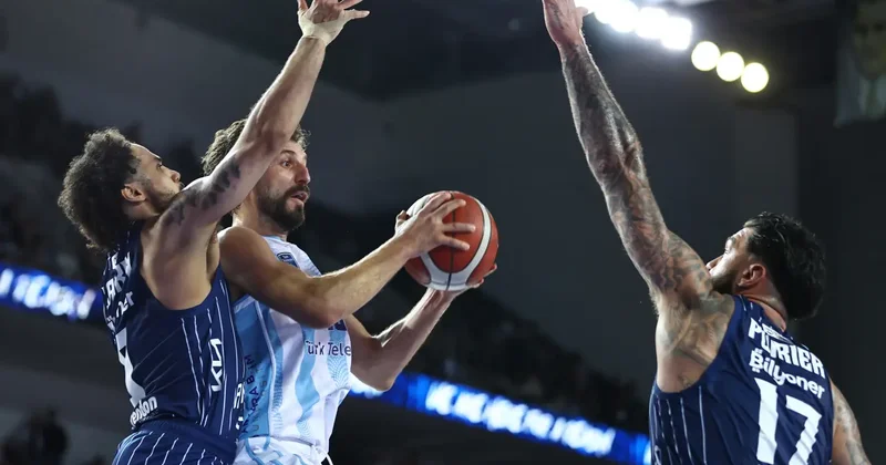Anadolu Efes yarı finalde!