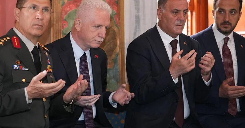 Vali Gül, çağ açıp çağ kapatan hükümdarı dualarla yad etti