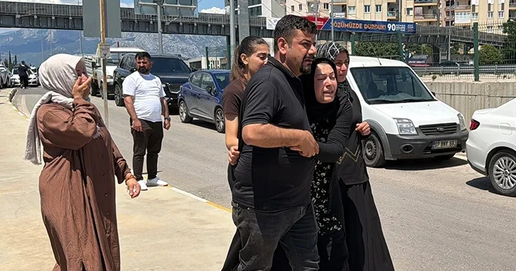 Motosiklet kaldırıma çarpıp devrildi, 14 yaşındaki çocuk hayatını kaybetti