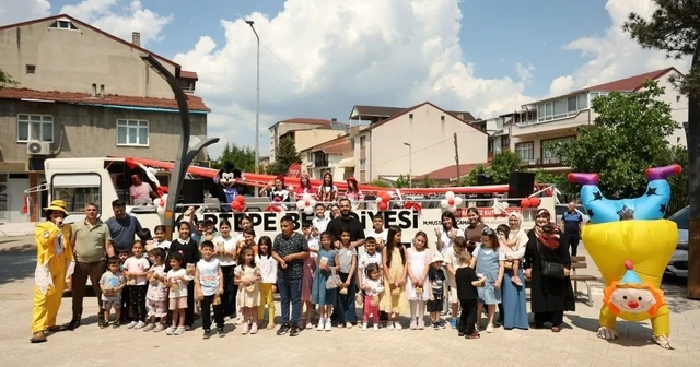 Kartepe de gezici eğlence otobüsü çocuklara bayram coşkusu yaşatıyor Kocaeli Haberleri