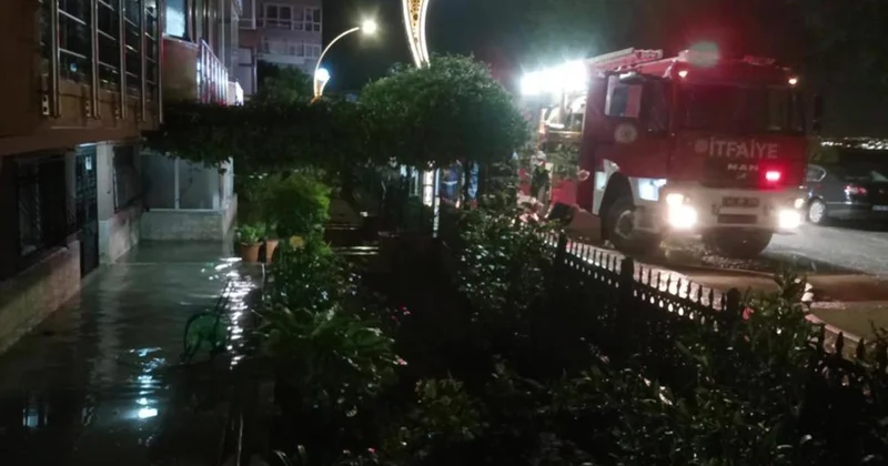 Kocaeli yi sağanak vurdu: Ev ve iş yerleri su ile doldu