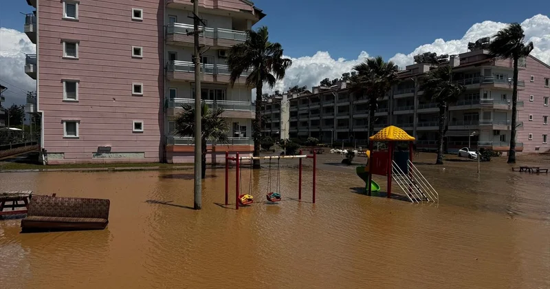 Sel Hatay ı adeta yuttu