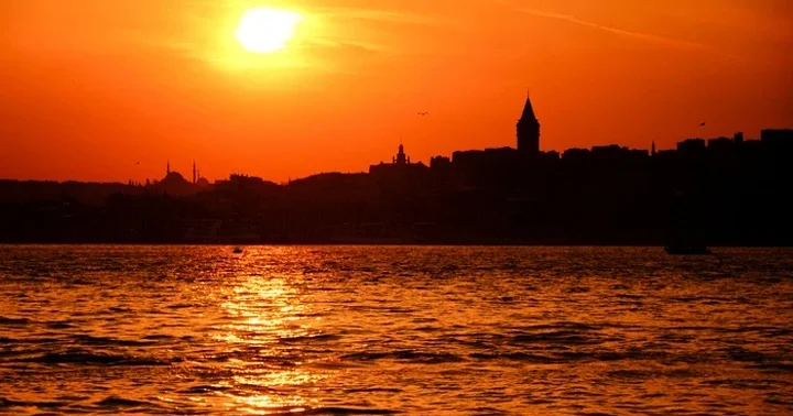 Meteoroloji den sıcak hava ve kuvvetli rüzgar uyarısı Bu üç güne dikkat! Türkiye kavrulacak