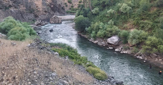Bitlis te dereye giren 3 kardeşten 1 i boğuldu, 1 i kayboldu Bitlis Haberleri Habertürk Yerel Haberler