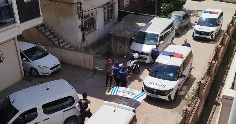 Başından vurulan kadın ağır yaralandı; evdeki 3 arkadaşı gözaltına alındı