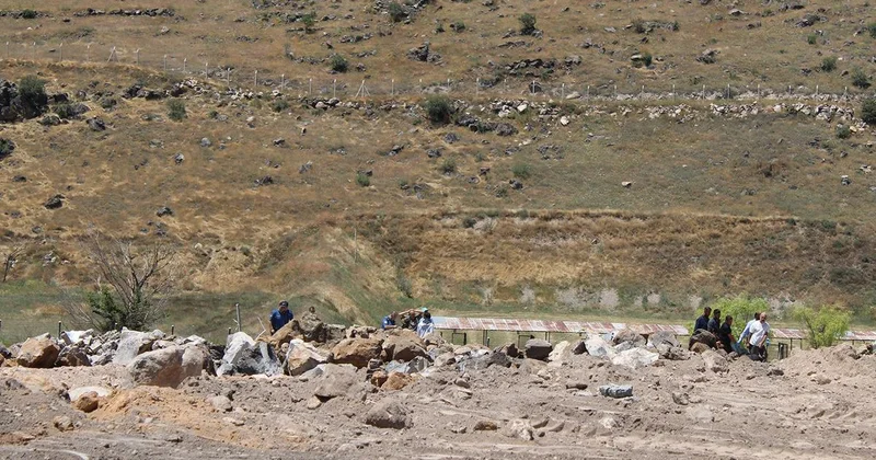 Kayseri de boş arazide erkek cesedi bulundu