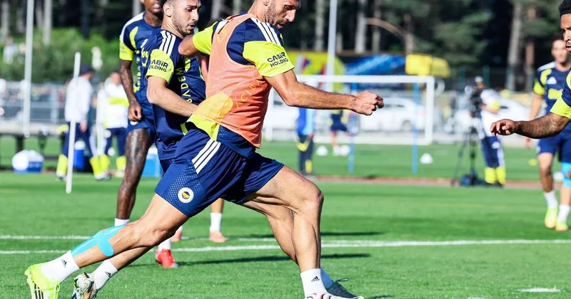 Fenerbahçe de sakatlık: Vedat Muriqi idmandan sedyeyle ayrıldı