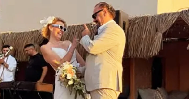 Hakan Aysev, yedinci kez evlendi! Aysev, Çağrı Özsaatçılar ile nikah masasına oturdu Magazin haberleri