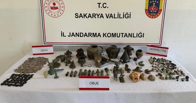 Evini kaçak müzeye dönüştüren şahıs yakalandı Sakarya da tarihi eser kaçakçılığı operasyonu Sakarya Haberleri Habertürk Yerel Haberler