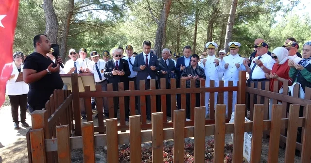 Şehit Tabip Binbaşı Mehmet İsmail Bey, kabri başında dualarla anıldı Çanakkale Haberleri Habertürk Yerel Haberler