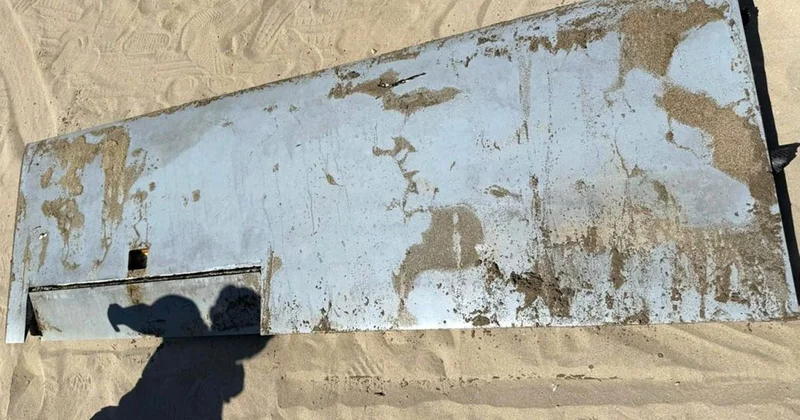 Karasu Sahilinde İHA Kanat Parçası Bulundu