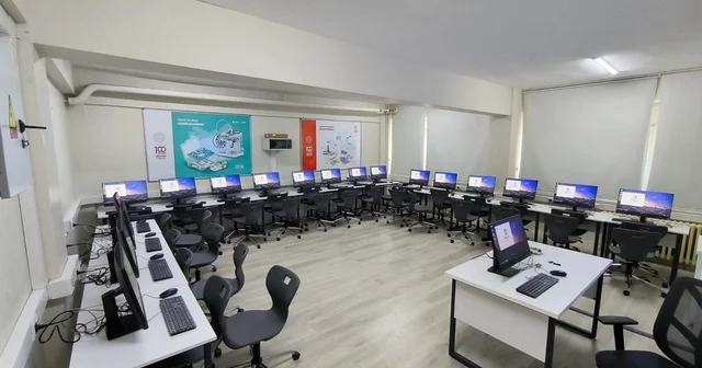 Samsun da eğitimde dijital dönüşüm Okulların teknoloji altyapısı geleceğe hazırlanıyor Samsun Haberleri Habertürk Yerel Haberler
