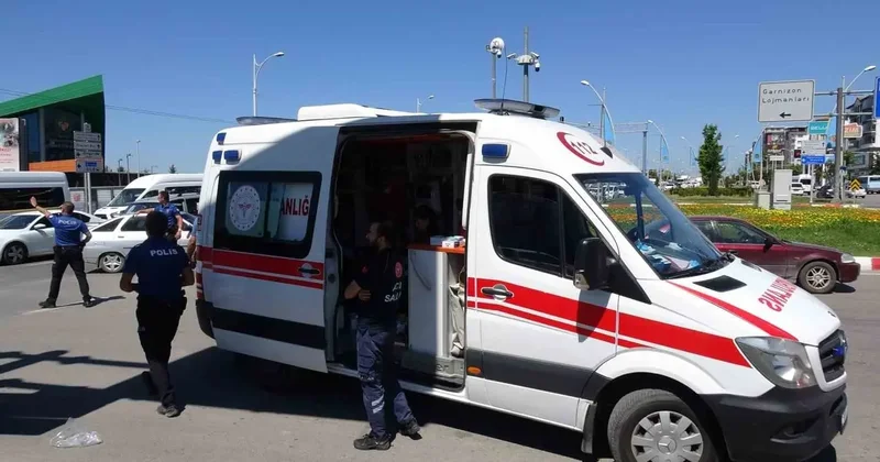 Sivil polis aracı ile motosiklet çarpıştı: 1 yaralı
