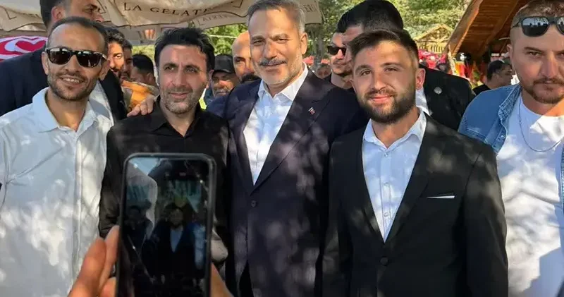 Hakan Fidan ve Ömer Çelik Bolu’da göl kenarında vatandaşlarla buluştu