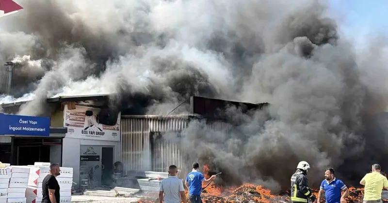 Gazipaşa’da inşaat malzemeleri deposunda yangın