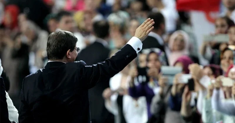 Ahmet Davutoğlu siyaseti bırakıyor! Başbakanlıktan siyasetin gölgesine uzanan çarpıcı portre Son Haberler