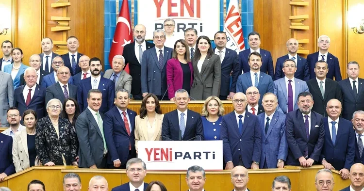 İlk grup toplantısı kapalı yapıldı: Yeni Parti, Meclis yönetimini seçti