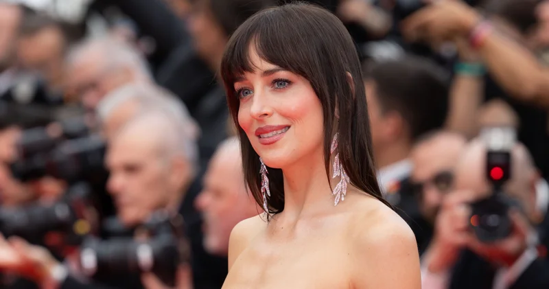 Dakota Johnson, Marilyn Monroe ya dönüştü