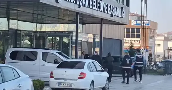 Uşak Cumhuriyet Başsavcılığı, 17 şüpheliye yönelik operasyon düzenledi
