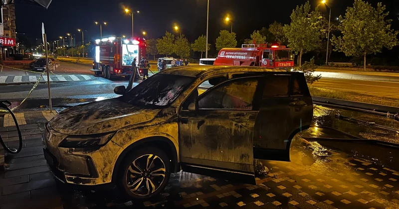 Şarjdaki elektrikli otomobilde yangın ve patlama