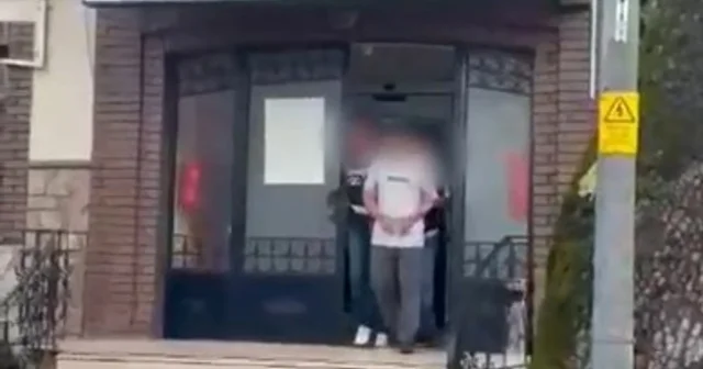 Bursa da kesinleşmiş hapis cezasıyla aranan 7 kişi yakalandı Yaklaşık 61 yıl kesinleşmiş hapis cezası olan kişiler, cezaevine gönderildi Bursa Haberleri Habertürk Yerel Haberler