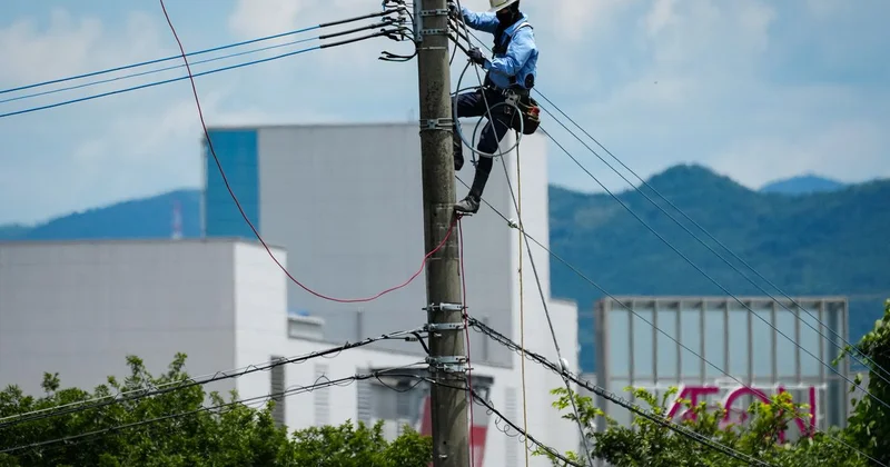 Albüm: Japonya da Kumamoto eyaletini vuran deprem sonrası AVM de patlama: 3 ölü