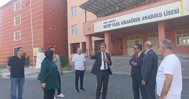 Ağrı da okullar yeni eğitim öğretim yılına hazırlanıyor Ağrı Milli Eğitim Müdürü Çakan okullardaki hazırlıkları yerinde inceledi Ağrı Haberleri Habertürk Yerel Haberler
