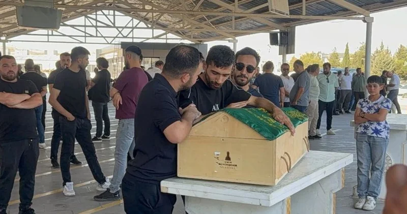 Havuzda hayatını kaybeden 2 yaşındaki Kadir e acı veda Son dakika haberleri