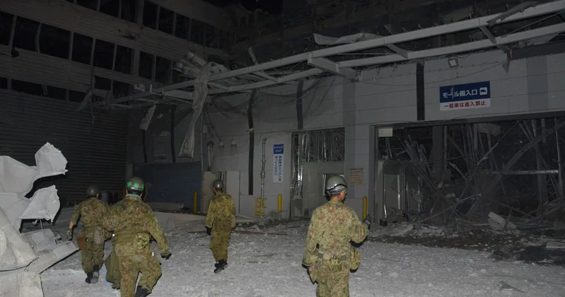 Japonya’yı vuran 7,1’lik depremde ölü sayısı en az 13’e yükseldi