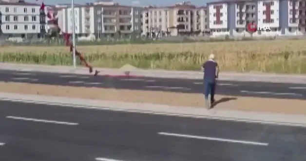 Bayrağımızı yerde bırakmayan işçi gönülleri fethetti