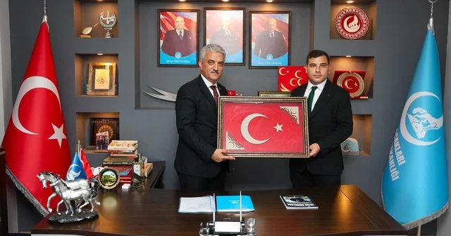 Vali Mehmet Makas Ülkücü gençlerin misafiri oldu Düzce Haberleri Habertürk Yerel Haberler