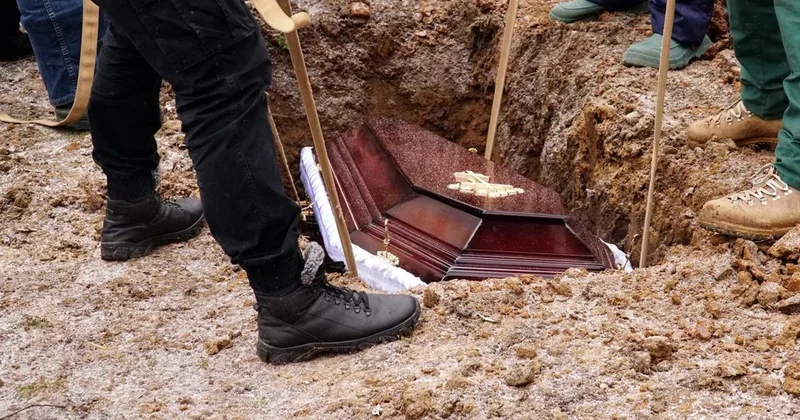 Hapse girmemek için kendi cenazesini düzenledi! Sonu umduğu gibi olmadı