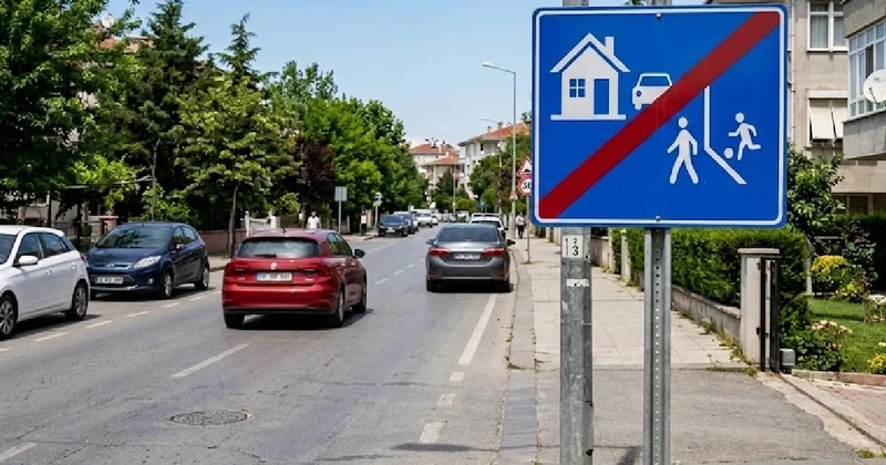 Sürücülerin yüzde 90 ı bilmiyor: İşaretin olduğu yerde kurallar değişiyor Sözcü Gazetesi