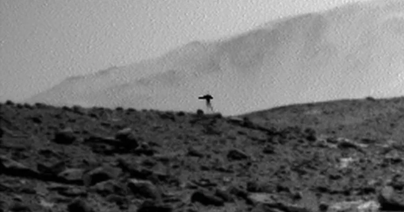 Mars ta görülen esrarengiz cisim uzaylı değil kozmik ışın çıktı