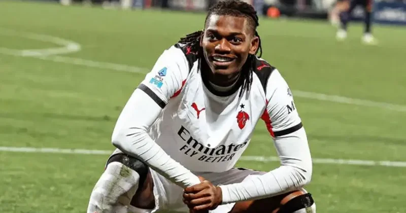 Transferde son dakikada gelişmesi! Rafael Leao kendisi duyurdu