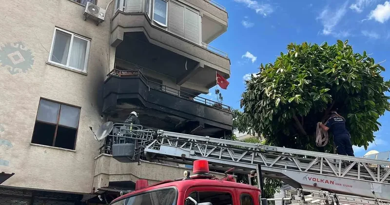 Alanya’da alevlere teslim olan dairede 3 çocuk dumandan etkilendi