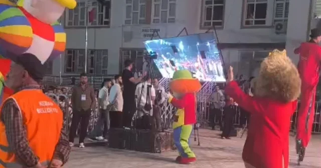 Festivalde 5 kişinin yaralanmasına neden olan led ekranın devrilme anının görüntüsü ortaya çıktı Elazığ Haberleri Habertürk Yerel Haberler