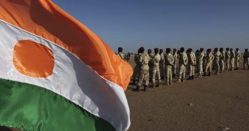 Nijer yönetiminden Niamey deki silah sesleri ve patlamaların ardından birlik çağrısı