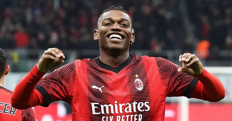 CANLI Rafael Leao Galatasaray için geliyor! İşte anbean yaşananlar...