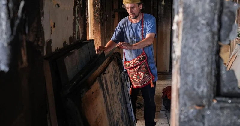 Kasımpaşa dan maç sırasında evi yanan ressama destek