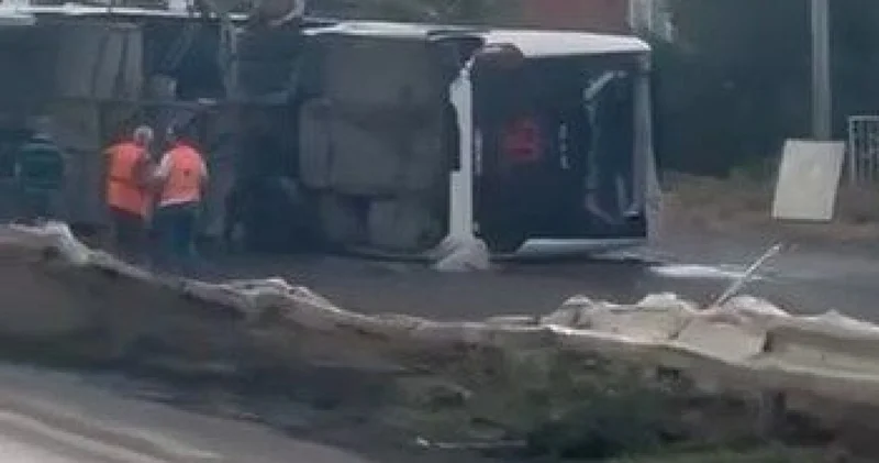Son dakika: Büyükçekmece’de servis otobüsü devrildi: 18 yaralı