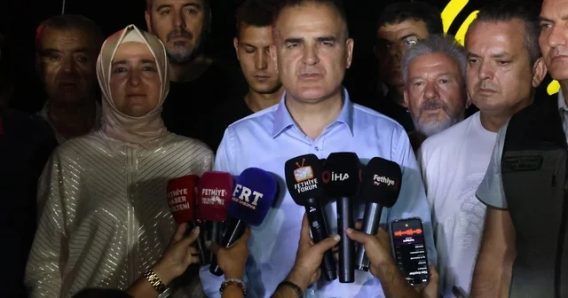 Fethiye deki orman yangınında 16 huzurevi sakini dumandan etkilendi Vali Akbıyık: Mahallelerimiz risk altındaydı Muğla Haberleri Habertürk Yerel Haberler