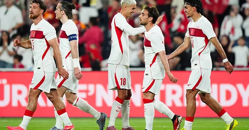 Galatasaray uzun süredir peşinde koşuyordu... Fenerbahçe bombayı patlattı Sözcü Gazetesi