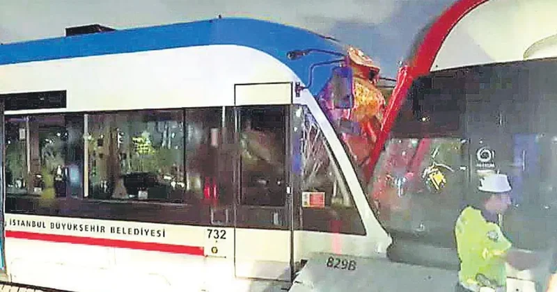 Tramvaylar birbirine girdi