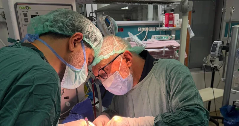 610 gram doğan bebeğe kalp ameliyatı Haberler