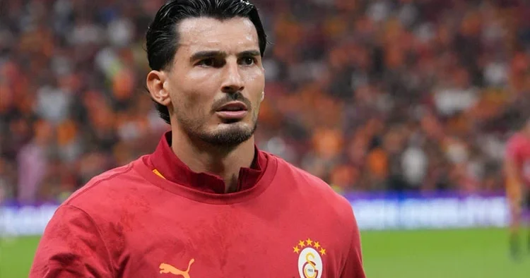 Galatasaray a maç öncesi şok: Uğurcan Çakır ilk 11 den çıkarıldı! Genç kaleci tarihe geçti...